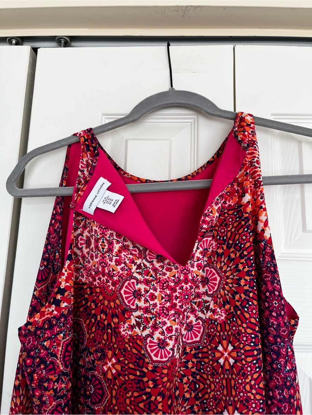 Women's Red Patterned Sleeveless Top - Picture 4 of 4